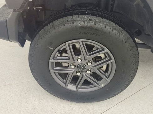 Used 2025 Jeep Wrangler Sport S image 28