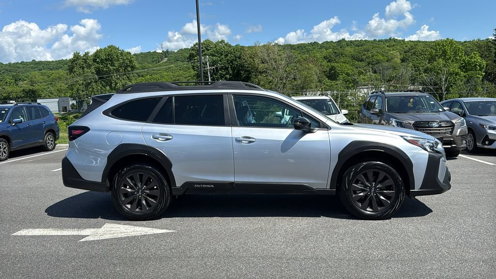 Used 2025 Subaru Outback Onyx Edition AWD/4WD image 5