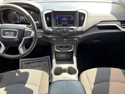 Used 2024 GMC Terrain SLE w/ Driver Convenience Package FWD image 16