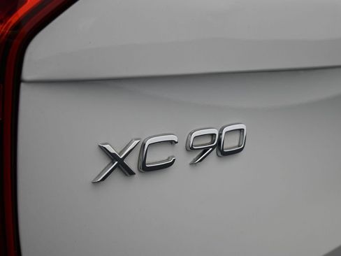 Used 2020 Volvo XC90 T5 Momentum w/ Protection Package Premier image 34