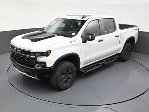 Used 2025 Chevrolet Silverado 1500 ZR2 w/ Technology Package AWD/4WD image 12