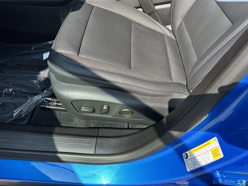 New 2025 Chevrolet Equinox EV LT w/ Convenience Package II image 10