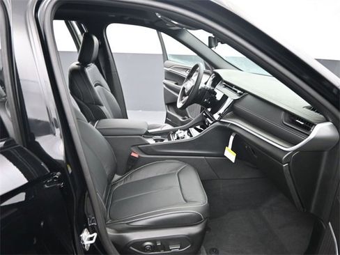 New 2026 Jeep Grand Cherokee Limited image 18