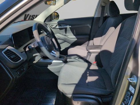 Certified 2024 Kia Seltos LX image 9