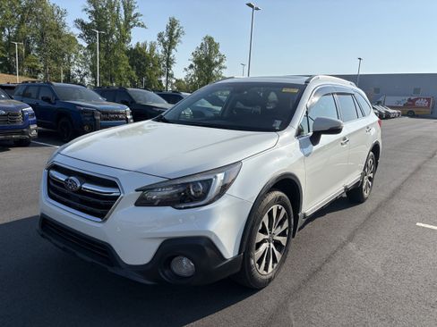 Used 2018 Subaru Outback 2.5i Touring w/ Protection Package #1 AWD/4WD image 3