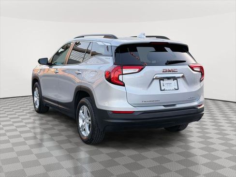 Used 2022 GMC Terrain SLE w/ Driver Convenience Package image 6