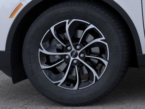 New 2026 Lincoln Nautilus Premier AWD/4WD image 19