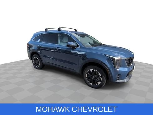 Used 2024 Kia Sorento S AWD/4WD image 2