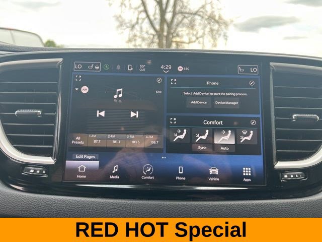 Used 2023 Chrysler Pacifica Touring-L FWD image 21
