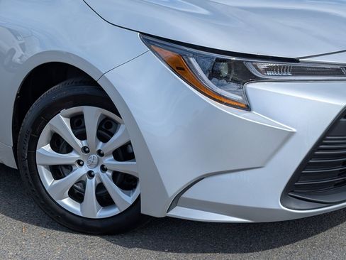 Used 2025 Toyota Corolla LE image 10
