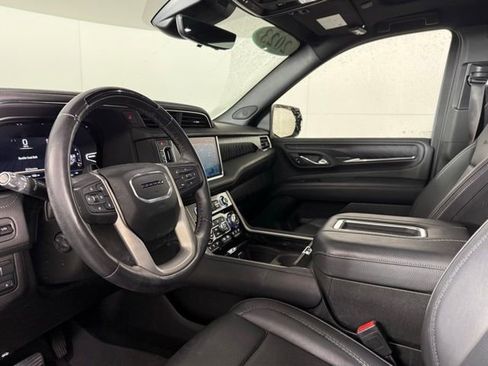 Used 2023 GMC Yukon Denali w/ Denali Reserve Package image 15