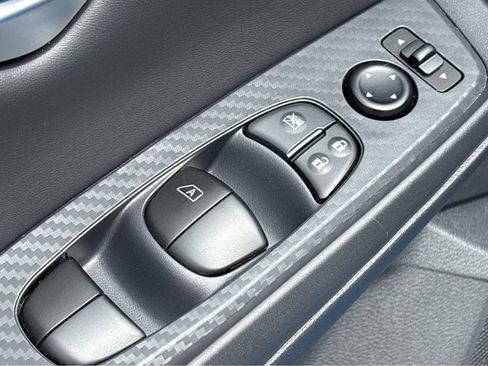 Used 2022 Nissan Sentra SV FWD image 7