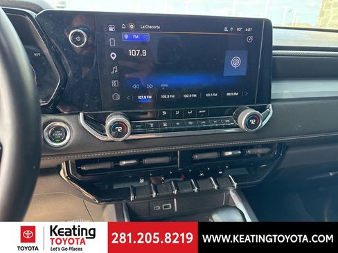 Used 2024 Chevrolet Colorado LT w/ LT Convenience Package AWD/4WD image 20