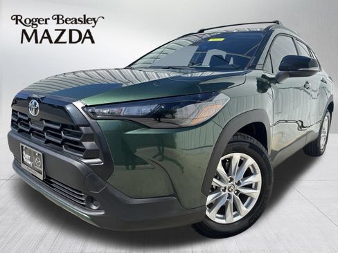 Used 2026 Toyota Corolla Cross LE FWD image 1