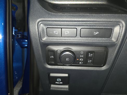 Used 2022 Ford F150 XLT w/ Equipment Group 302A High image 17