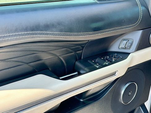 Certified 2021 Ford Expedition Platinum image 21