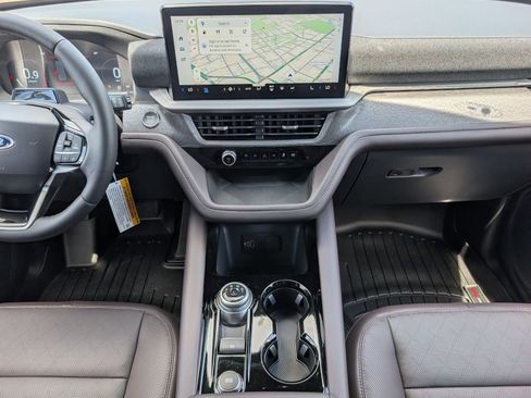 New 2026 Ford Explorer Platinum RWD image 7