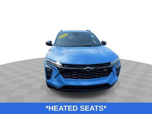 Used 2024 Chevrolet Trax RS w/ Sunroof Package FWD image 4