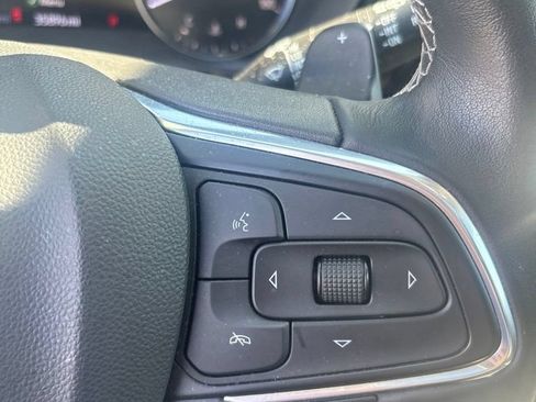 Used 2021 Buick Envision Essence w/ Technology Package I FWD image 21