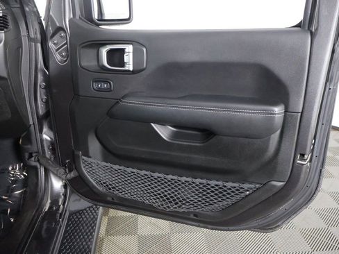 Used 2022 Jeep Wrangler Unlimited Sahara w/ Cold Weather Group AWD/4WD image 22