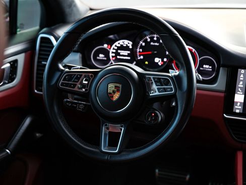 Used 2021 Porsche Cayenne Turbo AWD/4WD image 31