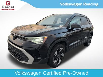 Certified 2025 Volkswagen Taos SE w/ Panoramic Sunroof Package