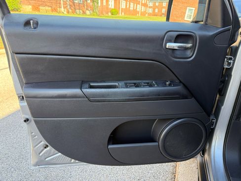 Used 2017 Jeep Patriot High Altitude image 31