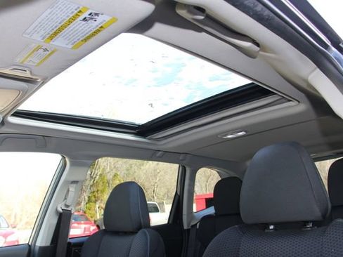 Used 2023 Subaru Forester Premium AWD/4WD image 18