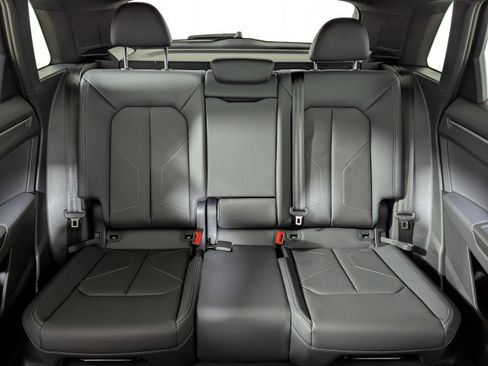 New 2025 Audi Q3 2.0T Premium image 13