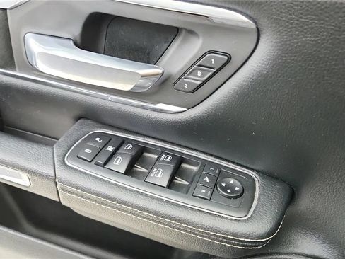Used 2020 RAM 1500 Laramie AWD/4WD image 38