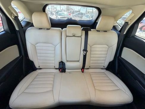 Used 2022 Ford Edge SEL AWD/4WD image 18