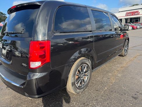 Used 2016 Dodge Grand Caravan R/T FWD image 11
