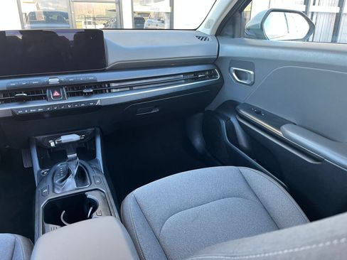 Used 2025 Kia K4 FWD image 32