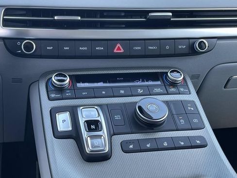 Used 2025 Hyundai Palisade SEL FWD image 17