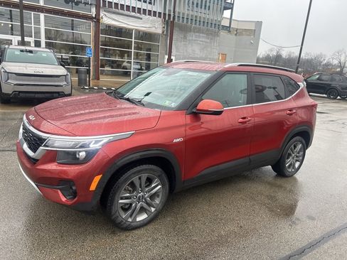 Certified 2023 Kia Seltos S w/ Navigation Package image 2