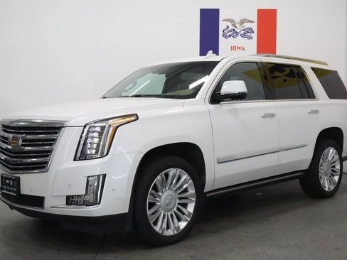 Used 2019 Cadillac Escalade Platinum AWD/4WD image 8