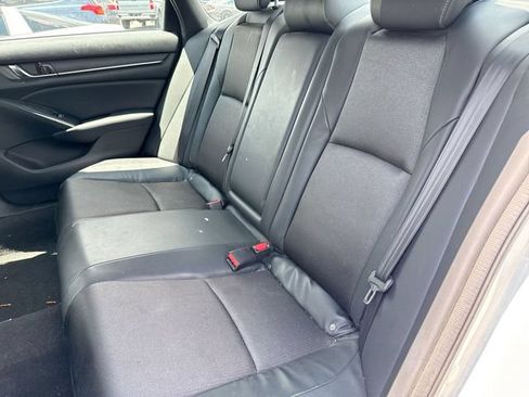 Used 2018 Honda Accord Sport image 14