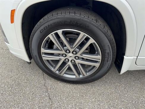 Used 2022 Chevrolet Traverse High Country w/ LPO, Floor Liner Package AWD/4WD image 10