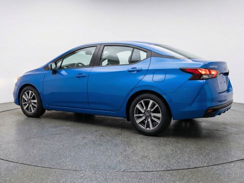 Used 2025 Nissan Versa SV image 6