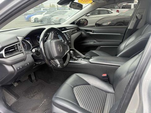 Used 2019 Toyota Camry SE FWD image 10