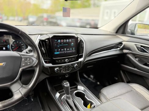 Used 2019 Chevrolet Traverse LT w/ LT Premium Package AWD/4WD image 23