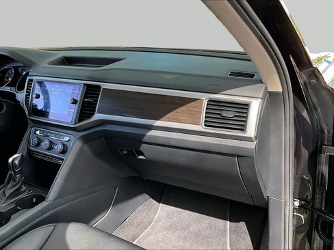 Used 2019 Volkswagen Atlas SE FWD image 19