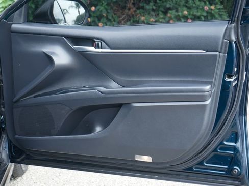Used 2019 Toyota Camry SE w/ Carpet Mat Package FWD image 36