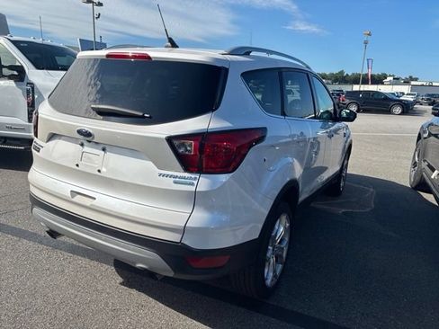 Used 2019 Ford Escape Titanium FWD image 3
