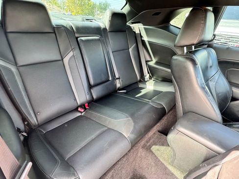 Used 2015 Dodge Challenger SXT Plus image 9