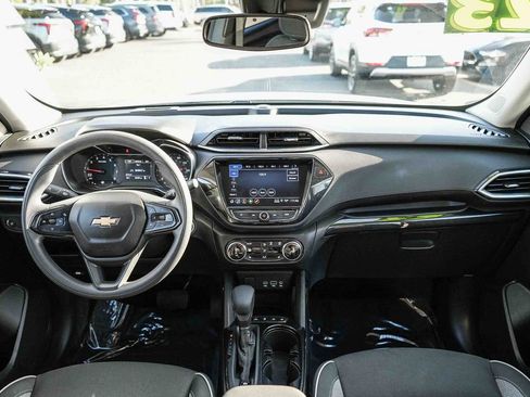 Used 2023 Chevrolet TrailBlazer LT w/ Convenience Package FWD image 12