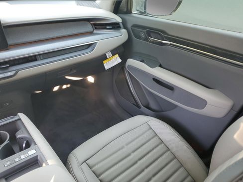 New 2026 Kia EV9 Land image 22