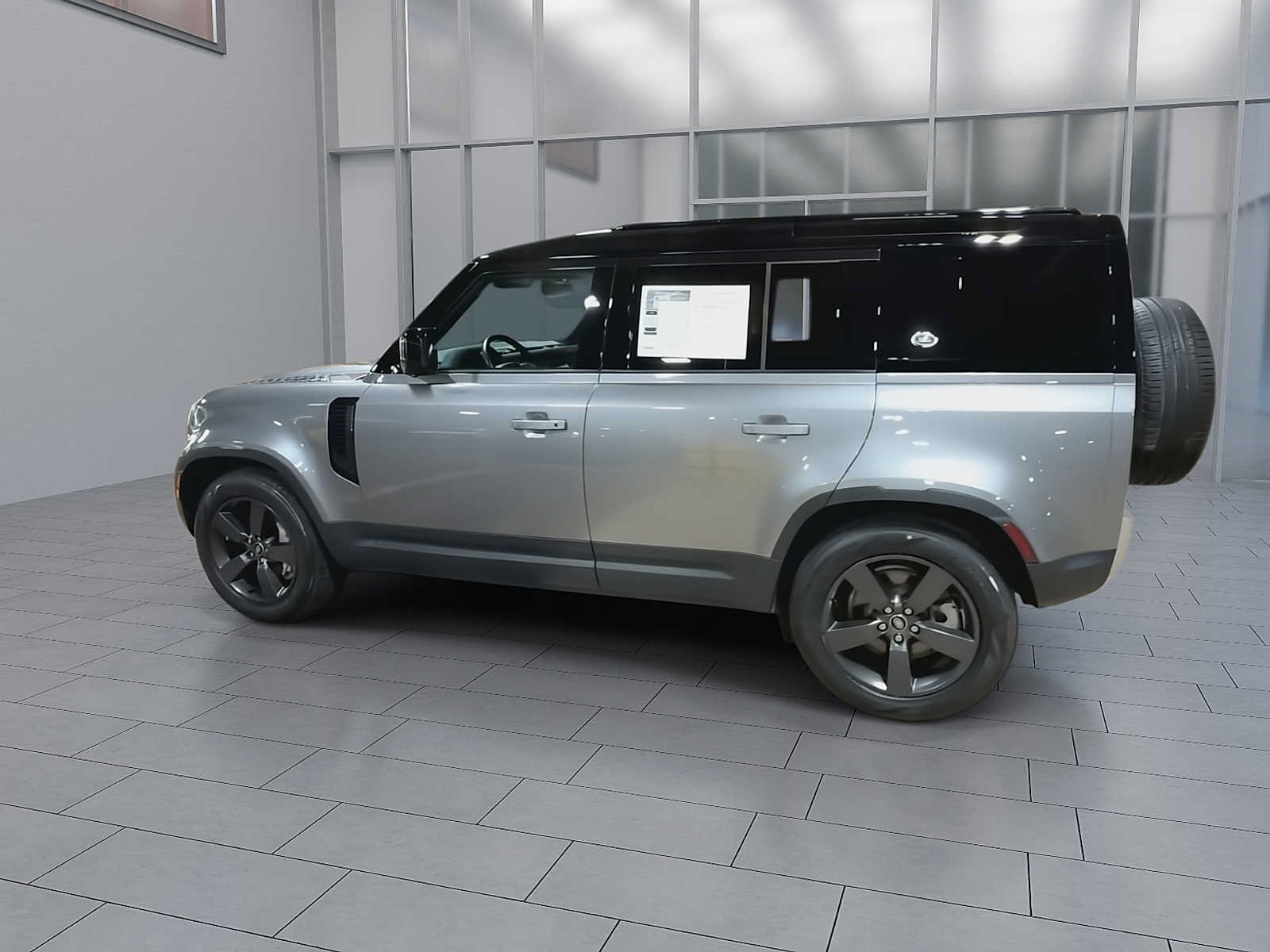Used 2023 Land Rover Defender 110 SE AWD/4WD image 6