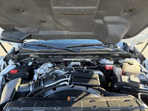 Used 2024 GMC Sierra 2500 AT4 w/ AT4 Premium Plus Package image 10