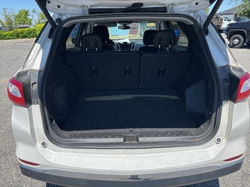 Used 2018 Chevrolet Equinox Premier image 7